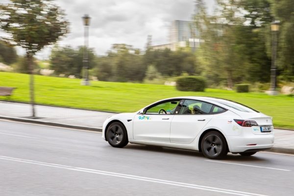 35e3240b-83ea-4bce-8b06-076fc81ab639_bike-with-yellow-wall-min 35e3240b-83ea-4bce-8b06-076fc81ab639_bike-with-yellow-wall-min